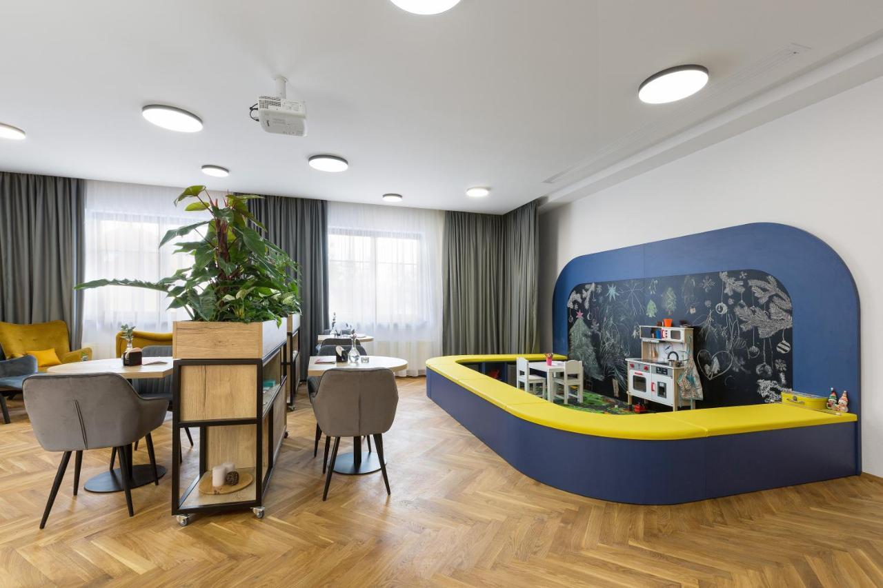 Jíloviště Hotel Restovna מראה חיצוני תמונה